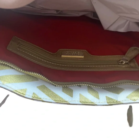 Hudson + Bleeker Gold Labyrinth Print Tote - Picture 9 of 16